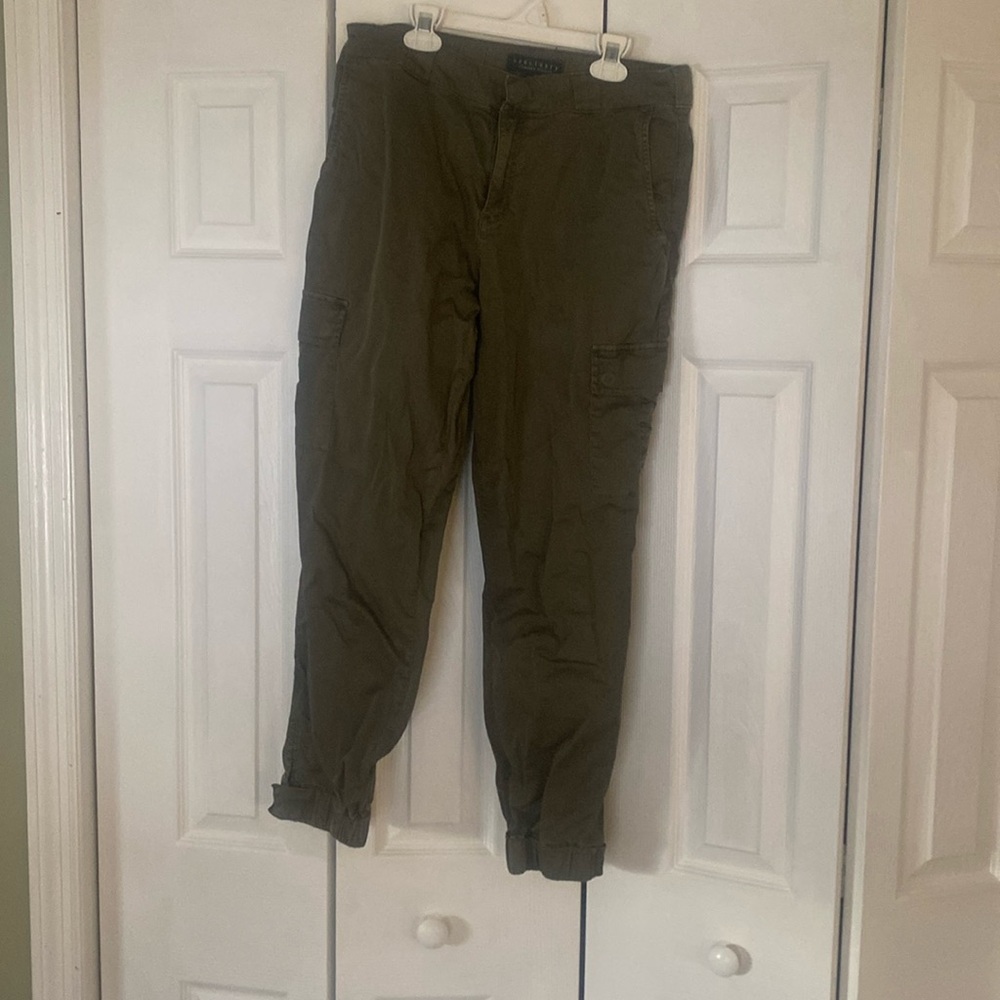 Army green sanctuary capri pants